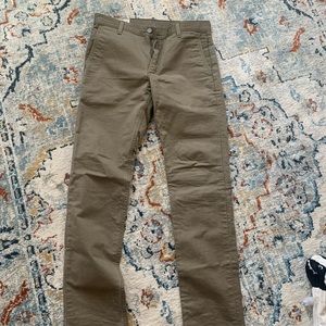 Tan men’s Levi 32 x 34 straight leg